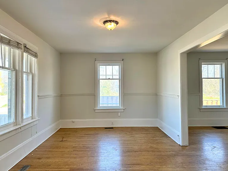 387 William St — Photo 6