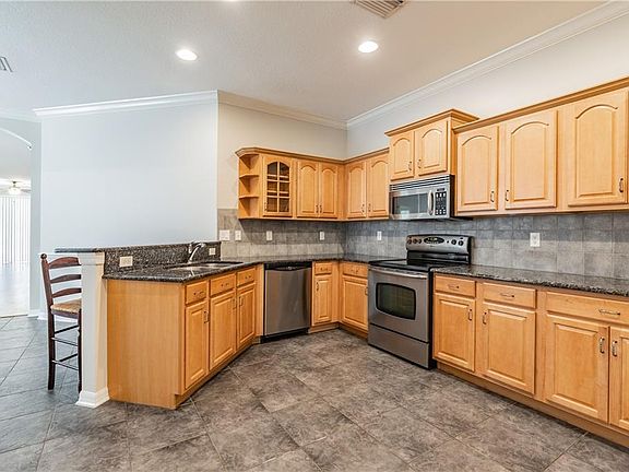 5th image of 7609 Deer Path Ln