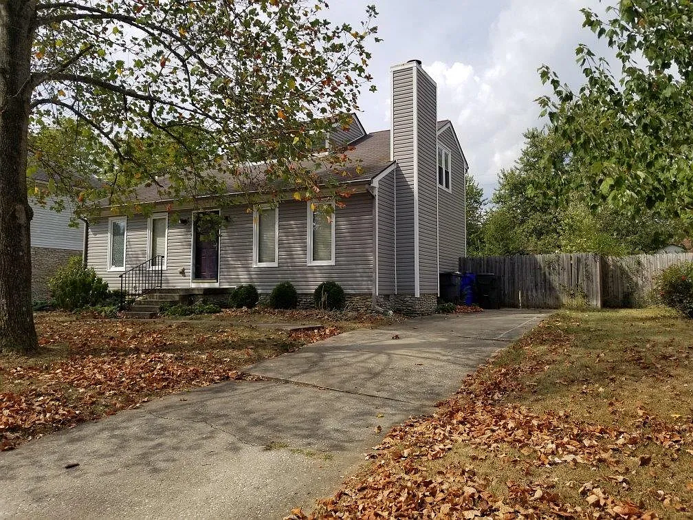 3269 Hunting Hills Dr photo 1