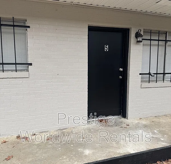 1718 Knowles Rd #4 — Photo 1