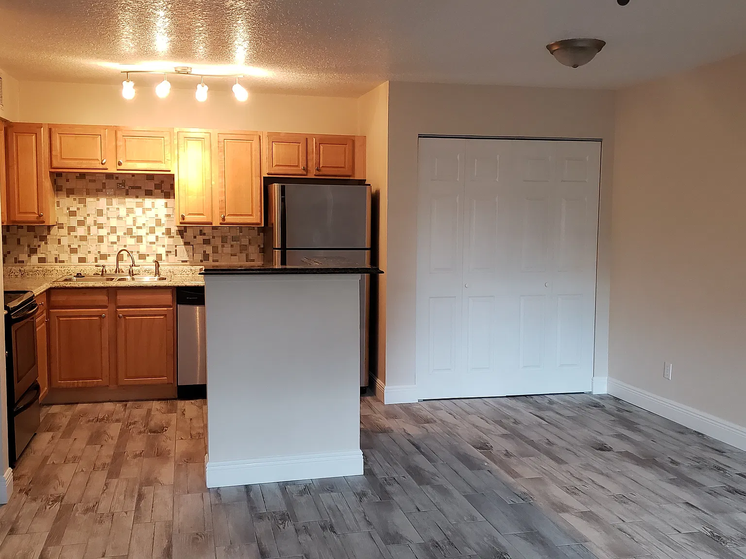 2 bed, 924 sqft, $1,800 — Photo 4