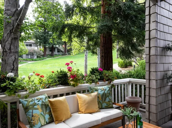 611 Manresa Ln, Los Altos, CA 94022