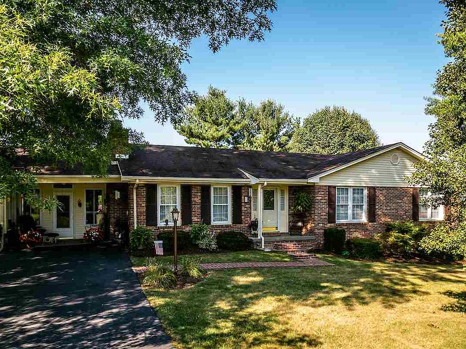 1st image of 36 Bluestone Dr