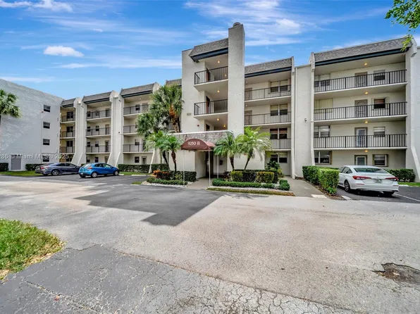 9230 Lagoon Pl APT 309, Davie, FL 33324