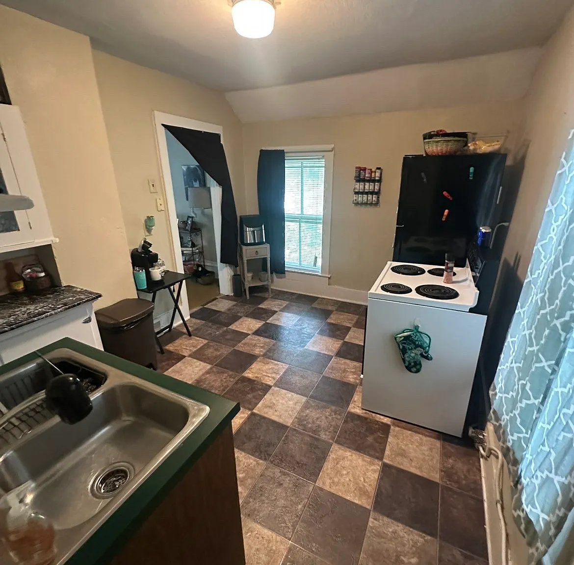 2 bed, $995 — Photo 2