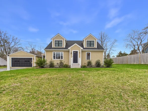 18 Shaker Rd, Dartmouth, MA 02747