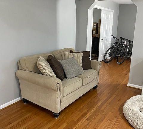4th image of 50 Dorothy Ln
