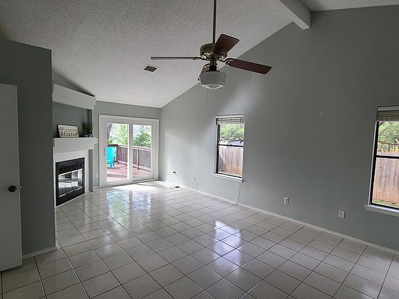 5th image of 1426 Elm Brook Dr