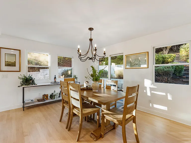 2570 Lillie Ave — Photo 21