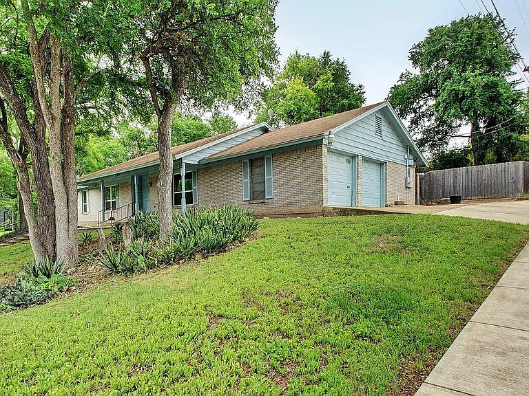 6108 Cherrylawn Cir — Photo 22