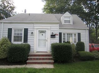 1811 Crescent Pkwy, Linden, NJ 07036