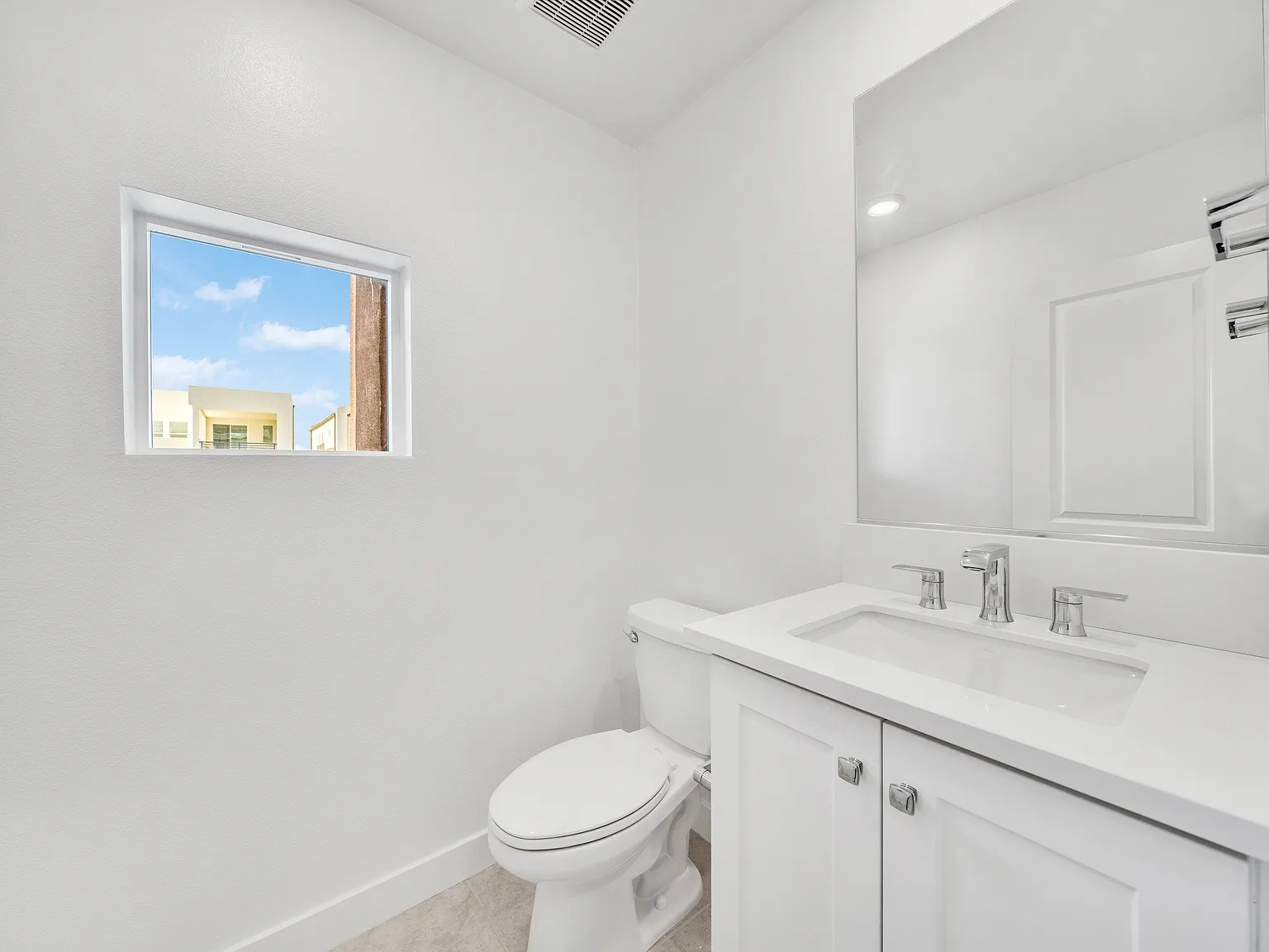 3 bed, 3.5 bath, 2064 sqft, $5,100 — Photo 4
