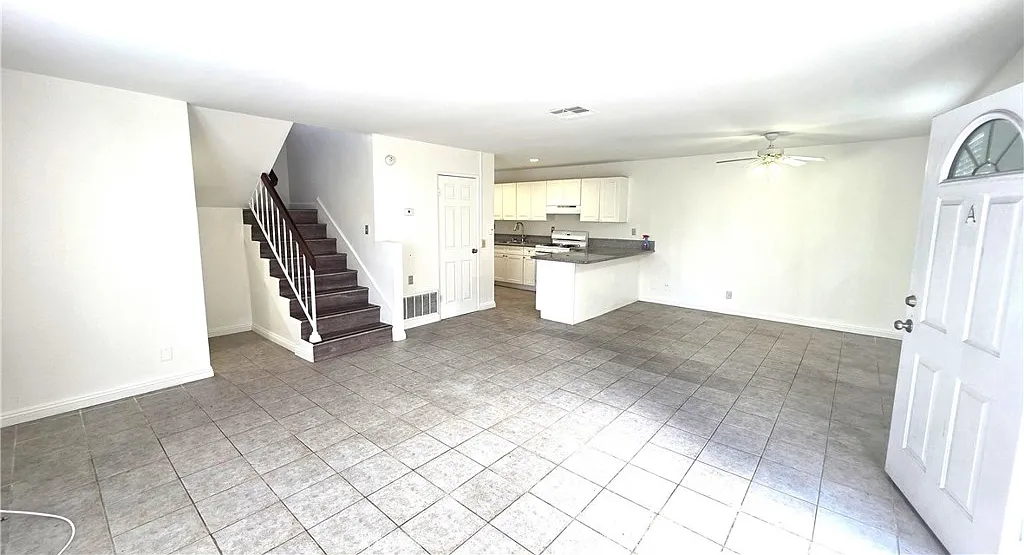 3 bed, 2.5 bath, 1250 sqft, $3,000 — Photo 3