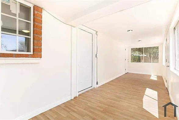 2 bed, 996 sqft, $2,095 — Photo 3