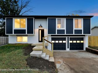 1041 Coolidge Rd, Lansing, MI 48912