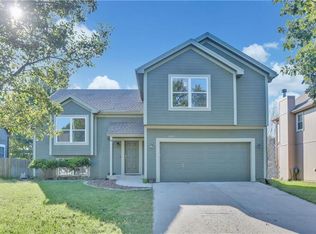 15832 S Apache St, Olathe, KS 66062