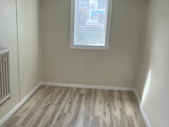 917 1st Ave S APT 8, Fargo, ND 58103