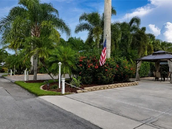 10080 Stonewood Dr, Fort Myers, FL 33905