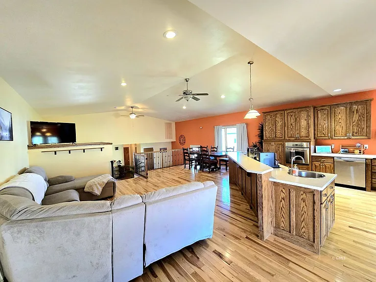 419 S Rosser Ave — Photo 9