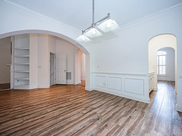 1209 Wood Iris Ln — Photo 10