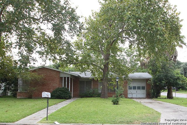 1st image of 101 Rosewood Dr