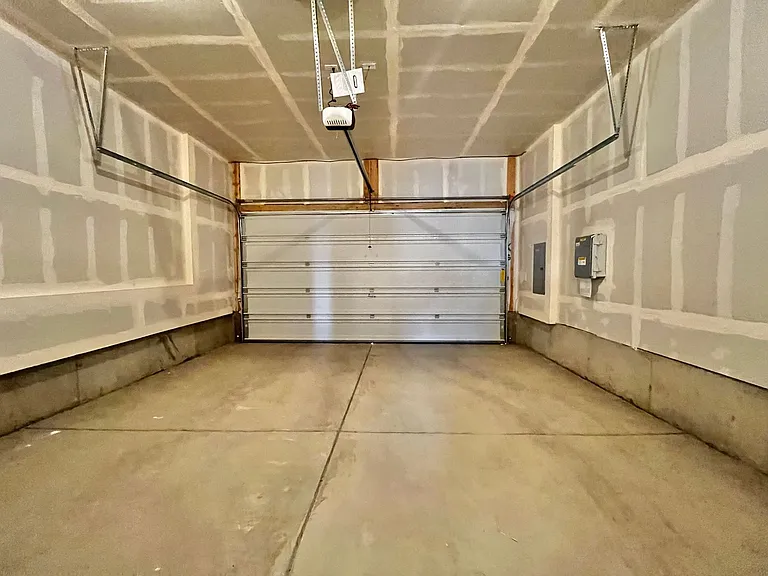 5479 Euclid Ct — Photo 21