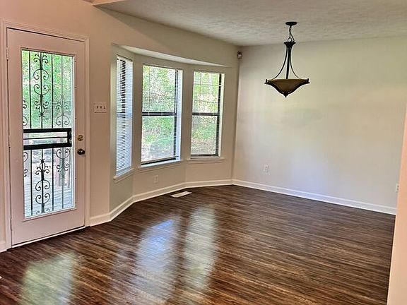 4th image of 2920 Trotters Pointe Dr