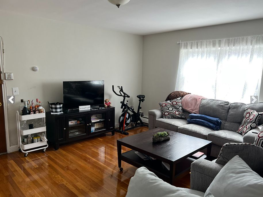 2nd image of 60 Selkirk Rd #8