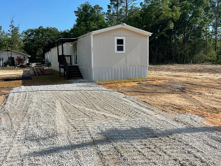 221 Meteyard Ln — Photo 17