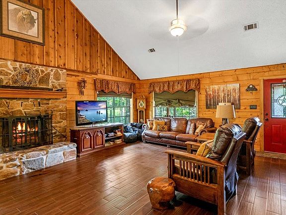3rd image of 1227 County Road 165