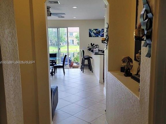3rd image of 2851 W Prospect Rd Unit 1006