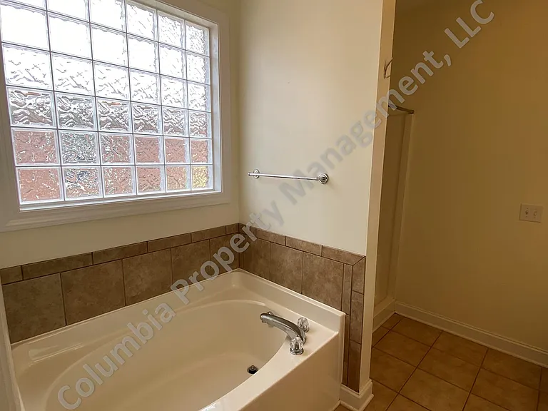 568 Park Place Dr — Photo 13