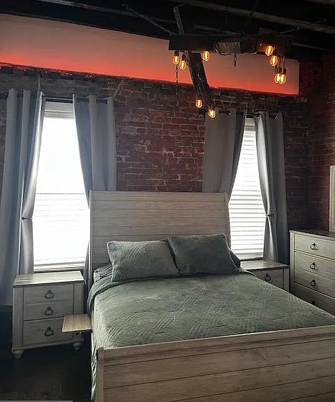 121 Mercy St — Photo 33