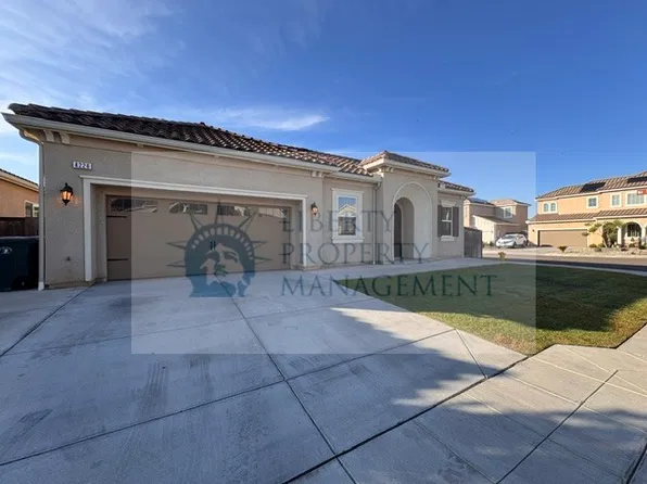 4226 Sierra Madre Ave, Clovis, CA 93619