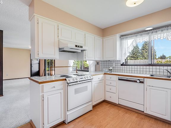 5th image of 8800 NE 60th St