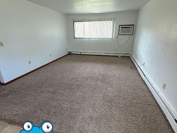 4th image of 904 13th St NE #7