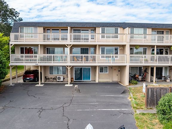 2nd image of 1188 SE Pioneer Way #101