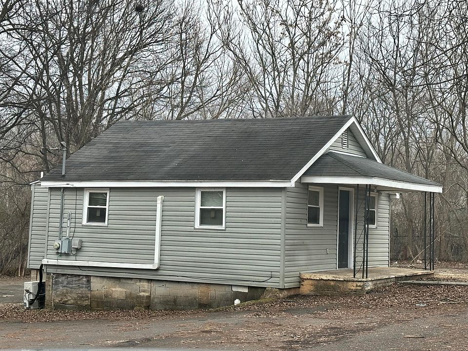 2nd image of 581 7th St NE
