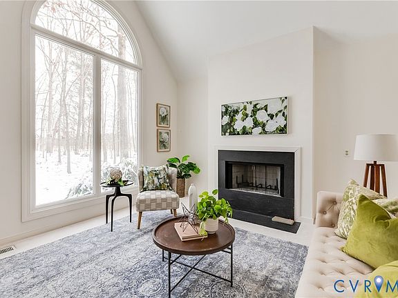 2nd image of 1707 Devon Way
