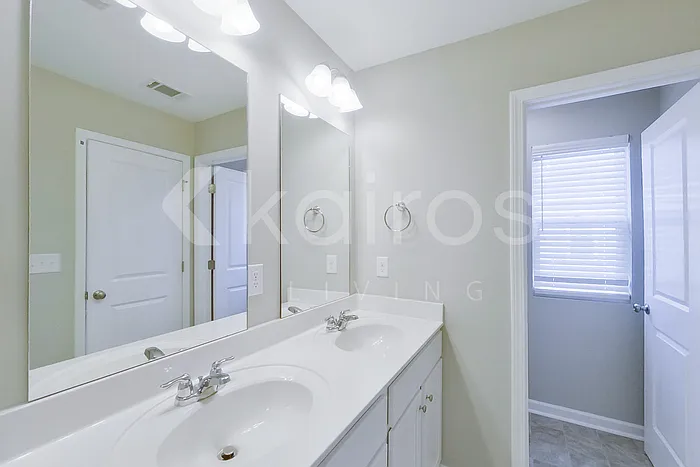 7321 Foggy River Dr — Photo 16