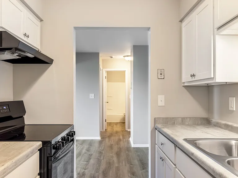1700 Elder St #107 — Photo 7