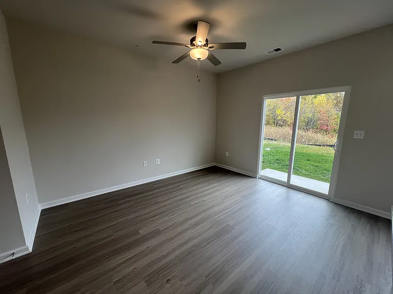 8157 Bartholomew Ct — Photo 6