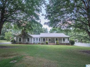 1090 Point Of Pnes, Guntersville, AL 35976