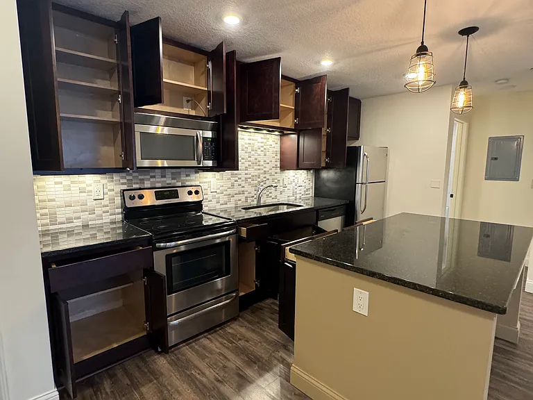 1975 Wilson Ave #8 — Photo 19