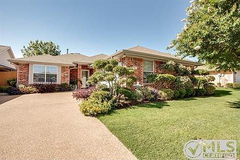 3rd image of 716 Nandina Way
