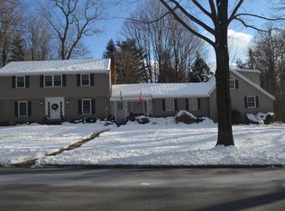 40 Sun Valley Rd, Ramsey, NJ 07446