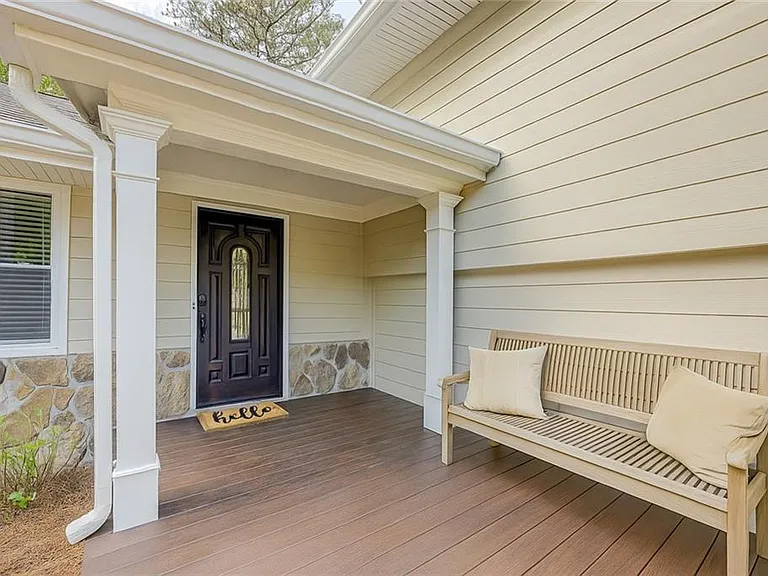 1185 Lake Colony Dr — Photo 2