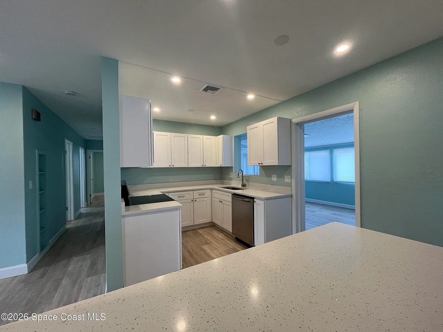 4 bed, 1.0 bath, 1511 sqft, $1,900 — Photo 3