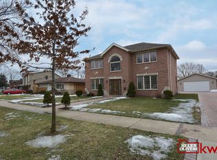 7425 Arcadia St, Morton Grove, IL 60053