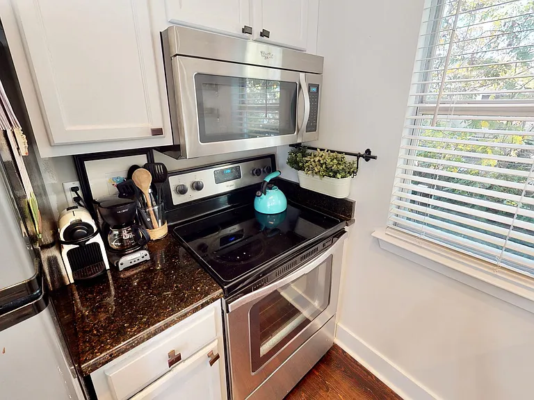 2058 Atherton Heights Ln — Photo 11
